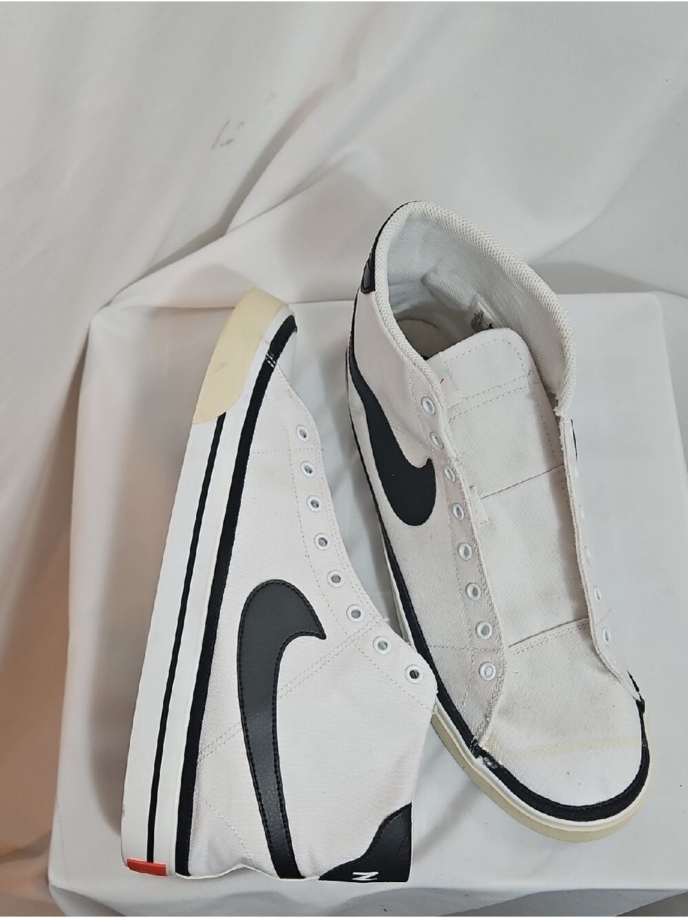 Women’s Nike Court Legacy Mid Canvas Sneakers White Black Size 13 Used Pre-loved - Picture 7 of 17